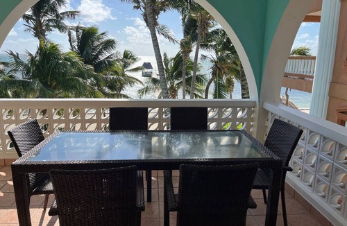 San Pedro Condo | 10% OFF ON STAYS OF 7 NIGHTS OR MORE ! AMAZING BEACHFRONT PROPERTY.
