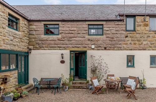Waren Mill Cottage | 2 Bed in Waren Mill (oc-79072)