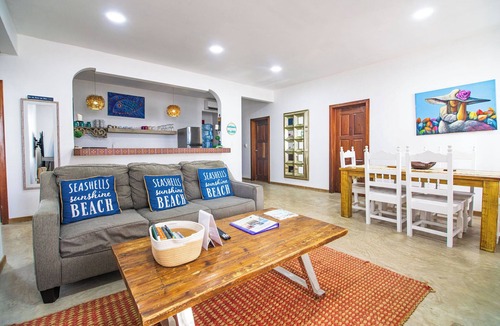 San Pedro House | 8 br/Ocean View/Pool/Walk to Centar of San Pedro