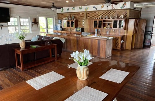 Caye Caulker Apartment | Ashton Court Belize