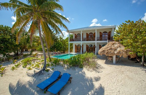San Pedro House | BajaMar: Beach Front; Pool; Wonderful Staff & Excellent Location