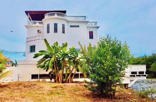 Belize City Apartment | BAY Small Sea View Studio w Pool & Deck, 1st Floor