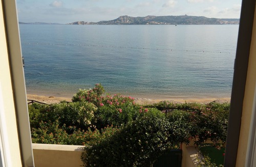 Palau Apartment | beach front first line