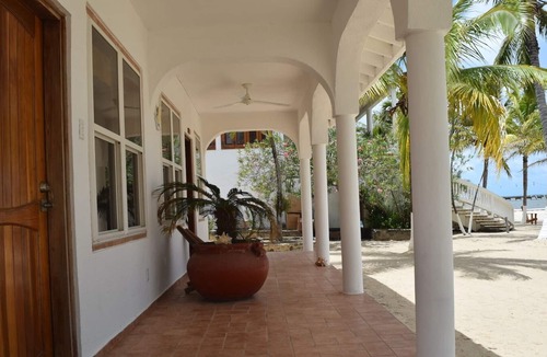Plantation Condo | Beachfront Villa in Gated Placencia Resort!