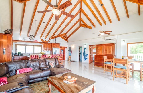 Placencia Villa | Beachfront Villa Private Pool Fully Fenced Walk to Restaurants