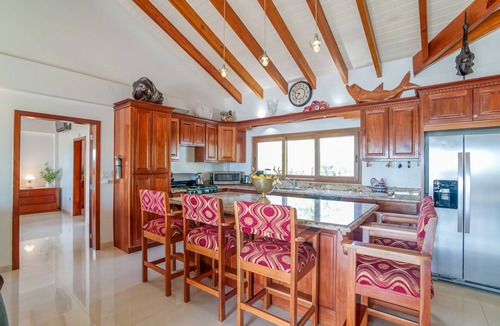 Placencia Villa | Beachfront Villa Private Pool Fully Fenced Walk to Restaurants