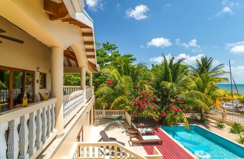 Placencia Villa | Beachfront Villa Private Pool Fully Fenced Walk to Restaurants