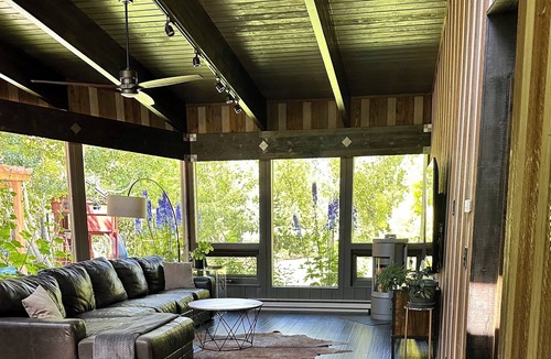 South Park House | Beautiful Jackson Hole Home, Hot Tub and Gym! Fire Pit! 10 min from Town!