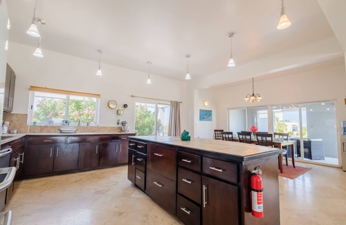 San Pedro Villa | Beautiful Private Villa - pool and more.! Close to San Pedro