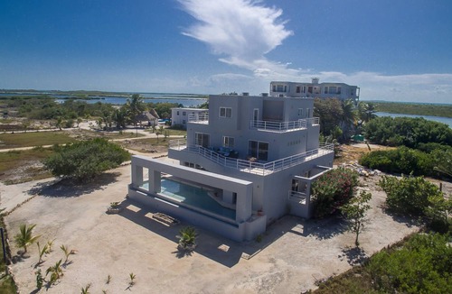 San Pedro Villa | Beautiful Private Villa - pool and more.! Close to San Pedro