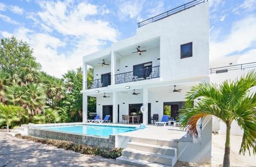Cocoplum Villa | Belizean Bliss