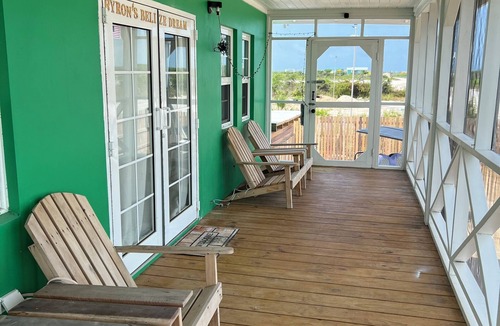 San Pedro House | Byron's House At Secret Beach.