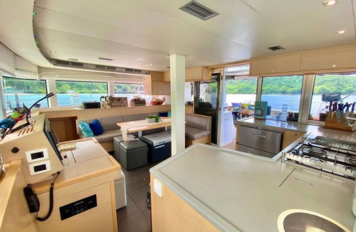 Belize City Boat Rental | Caribbean Bliss: Sun-soaked Sailing Adventure from Belize to Cayo Ámbar Gris, San Pedro