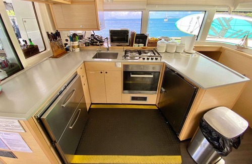 Belize City Boat Rental | Caribbean Bliss: Sun-soaked Sailing Adventure from Belize to Cayo Ámbar Gris, San Pedro