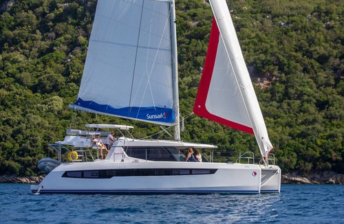 Placencia Boat Rental | Caribbean Bliss: Sun-soaked Sailing Adventure from Placencia, Belize