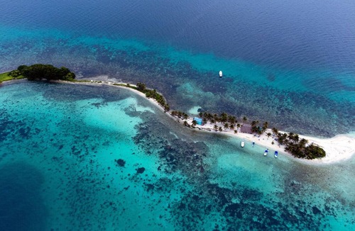 Placencia Boat Rental | Caribbean Bliss: Sun-soaked Sailing Adventure from Placencia, Belize