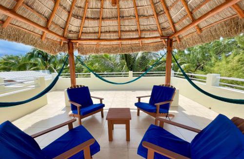 Caye Caulker Villa | Caribbean Sunrise Villa