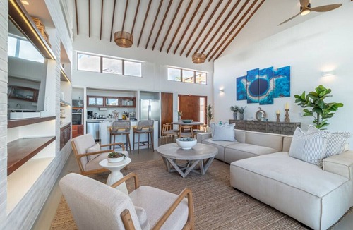 San Pedro Villa | Casa Brisa & Mistico Beach Club + Boat Shuttle