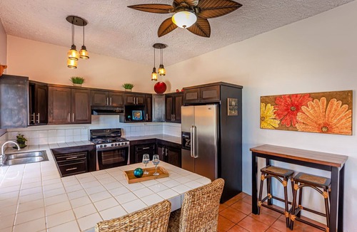 San Pedro House | Casa del Rai, Perfect location with Rooftop Pool!