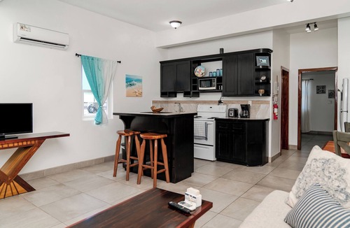 San Pedro Condo | Casa del Rai, Perfect location with Rooftop Pool!