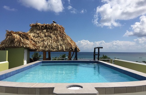 San Pedro Condo | Casa del Rai, Perfect location with Rooftop Pool!
