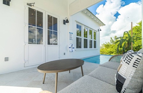 San Pedro Villa | Casa Playa Denver &Mistico Beach Club+Boat Shuttle