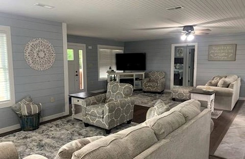 Mount Sterling House | Charming Vacation Rental near Owensville, Missouri - Ideal for a Glamping Retreat with Family and Friends