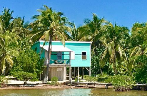 Caye Caulker House | Coconut Grove oceanfront cabin