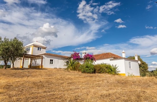 Redondo Villa | Converted Shepherds Cottage in Traditional Cork Forest, Near Evora