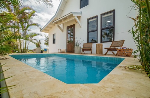 San Pedro Villa | Coral Retreat & Mistico Beach Club + Boat Shuttle