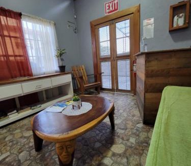 San Ignacio House | D's Inn