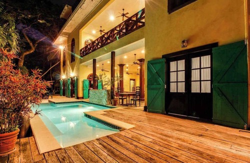 Bullet Tree Falls Apartment | Deluxe Studio with Riverfront Location, WiFi, AC, & Pool