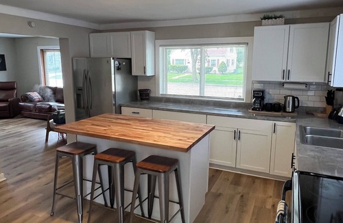 De Pere House | Depere BNB st Norbert Lambeau