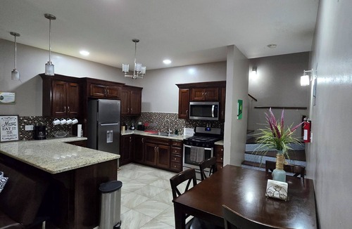 San Ignacio House | Downtown Haven, Modern Comfort Cozy Luxury Home.