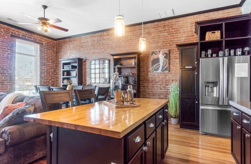 Perryville Apartment | Downtown Urban Loft #9