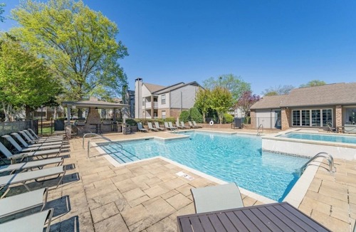 Sherwood Park Apartment | Eat+Shop 2 mins-Pool Open-Gym-Gate 9 3 mins. Perfect for a longer stay Traveler.