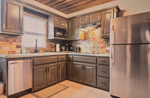 San Pedro Villa | Entire 3-house Villa in San Pedro, Belize 14 guests, 8 beds, 4 baths WiFi, AC