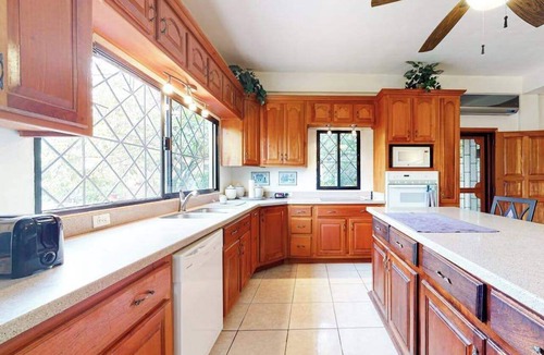 Santa Elena House | Family Estate with High-Speed WiFi, Private Pool, Basketball, Office, & Patio