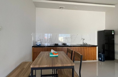 Senggigi House | Fully equipped town house in popular fishing village