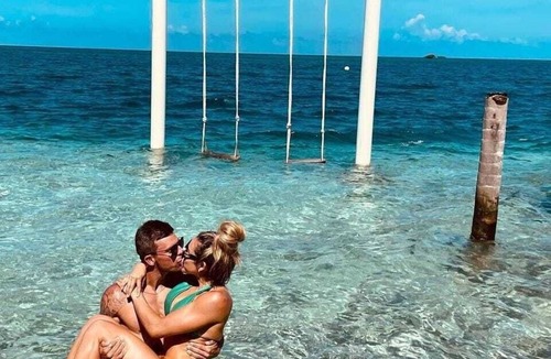 Placencia House | Green Parrotfish Overwater Cabana with Sunset Views Belize