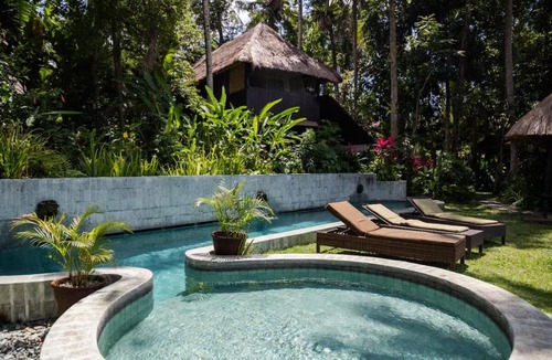 Lodtunduh Ski Chalet | Heliconia, at T house kaja