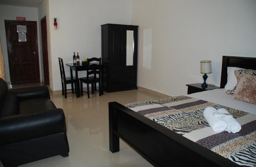 San Pedro Hotel | Hotel Coastalbay 2 & Golf Cart Rental