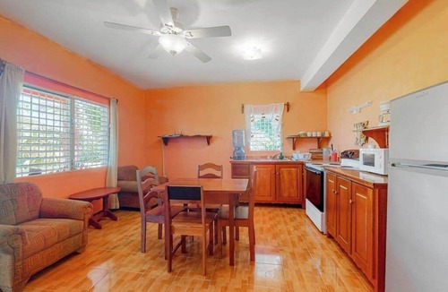 Caye Caulker Apartment | Ideal Getaway W/Full Kitchens, Free WiFi, Beach Access