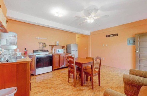 Caye Caulker Apartment | Ideal Getaway W/Full Kitchens, Free WiFi, Beach Access
