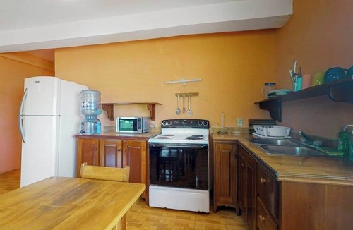 Caye Caulker Apartment | Ideal Getaway W/Full Kitchens, Free WiFi, Beach Access