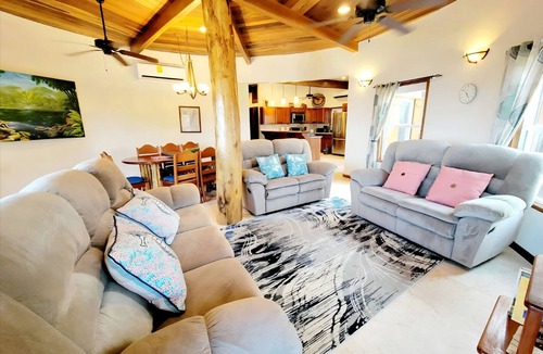 Gales Point Condo | Indigo 1B Beach front, reef view, sleeps 8