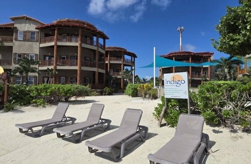 Gales Point Condo | Indigo 1B Beach front, reef view, sleeps 8