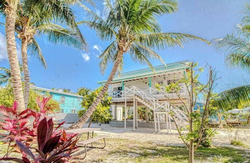 Caye Caulker Apartment | Island studio centrally located with balcony, hammock, & grill