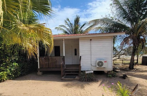 Hopkins Apartment | Lemon Grass Cabana - A superb 1-bedroom studio with AC in charming Hopkins