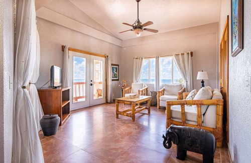 San Pedro Resort | Lighthouse Beach Villas 3br/2ba Beachfront Villa Oceano